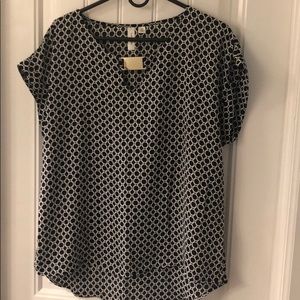 Polyester black and white blouse w/ Gold accent